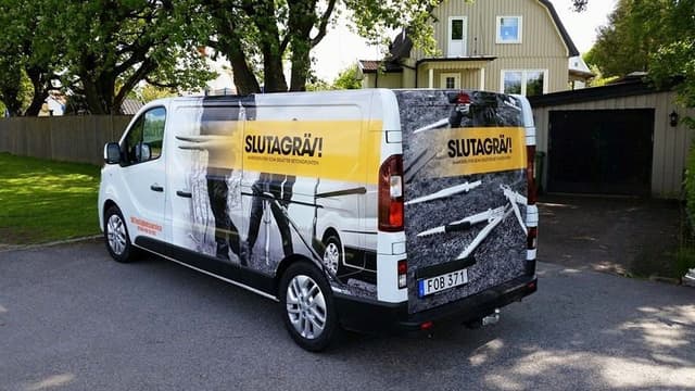 Markskruv & Bygg Kinna AB loga