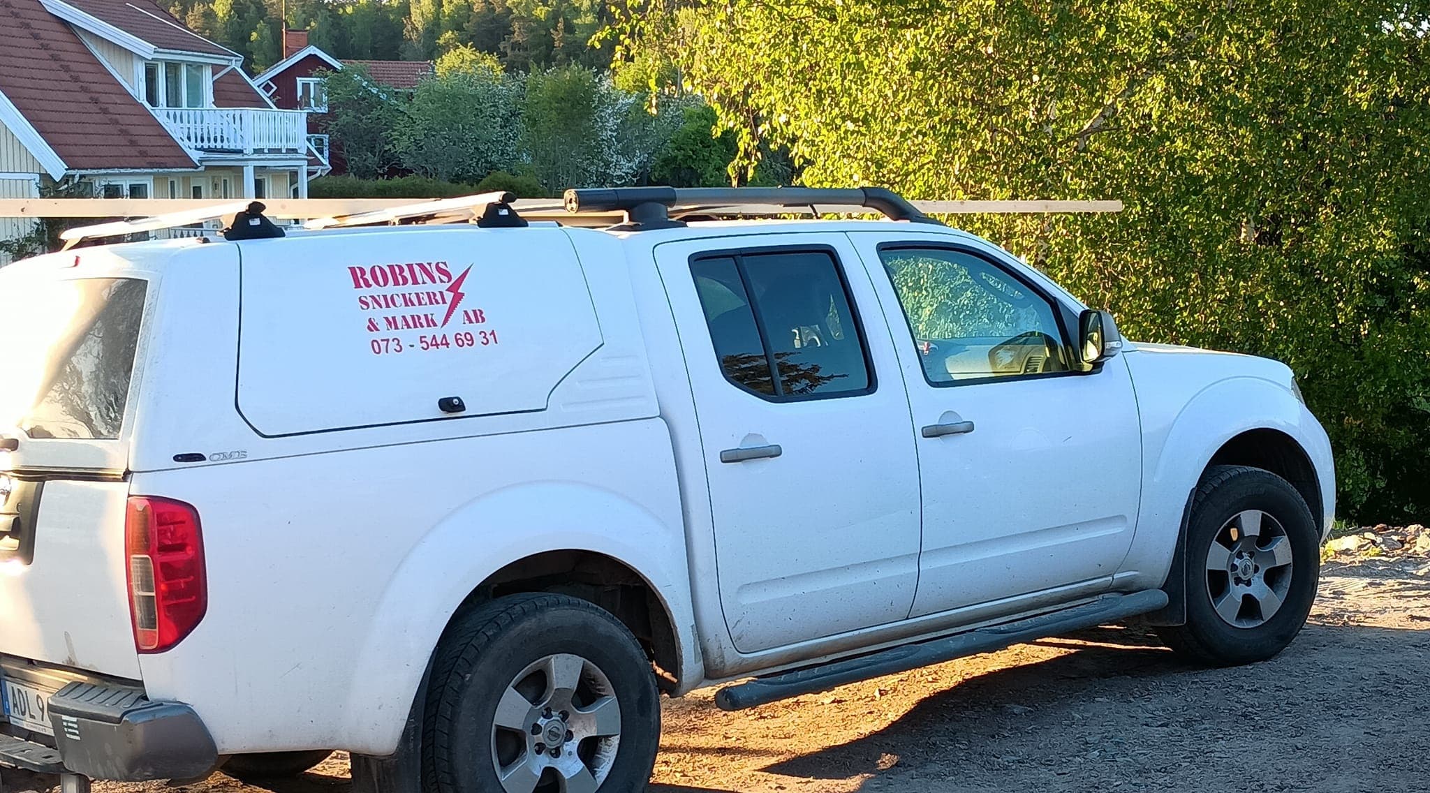 En bild som representerar Robin Gustafsson Snickeri & Mark AB