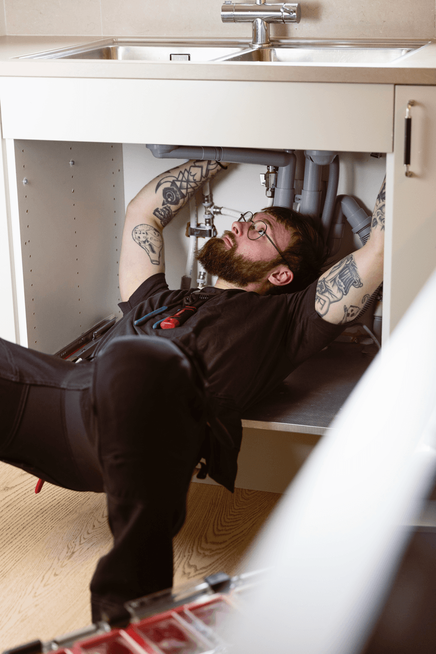 rormokare-under-vasken