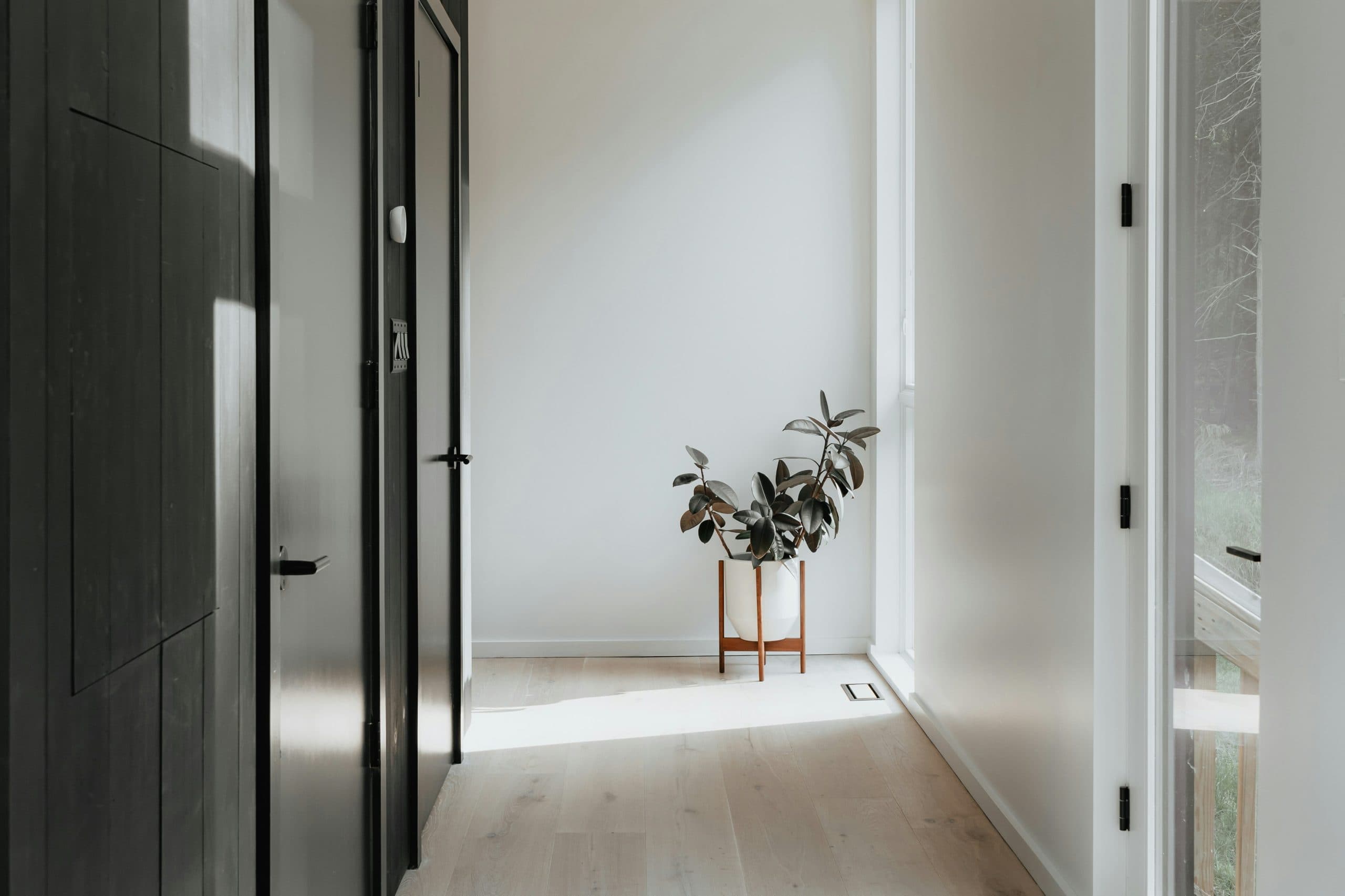 renovera-hall-entre-golv-belysning-fovaring-brabyggare